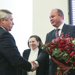 Сколько стоит букет, который дарит губернатор Ростовской области
