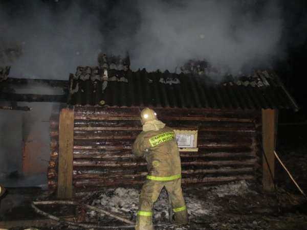 В Ростовской области сгорела баня