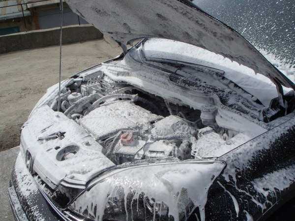 Нужно ли мыть двигатель авто?