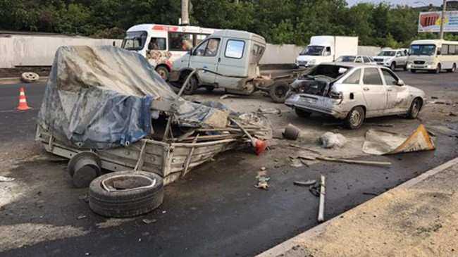 В Краснодаре подросток на Land Rover сбил пятерых дорожных рабочих