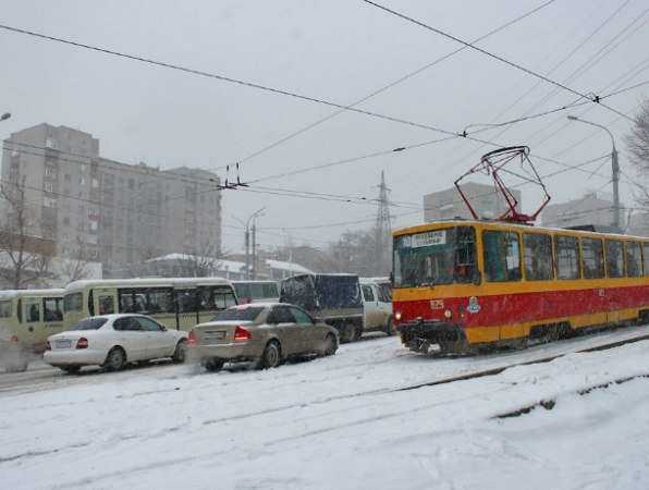 «Подпрыгивающие» на кривых рельсах трамваи мешают спать жителям Нахичевани в Ростове