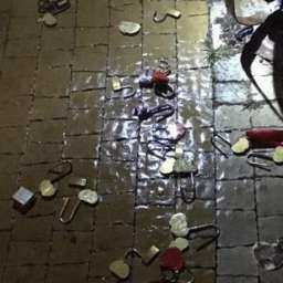 «Обиженные жизнью» вандалы «разрушают любовь» семейных пар на смотровой площадке Ростова