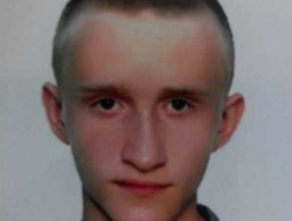 Светловолосый 17-летний парень в спортивных брюках пропал в Ростовской области