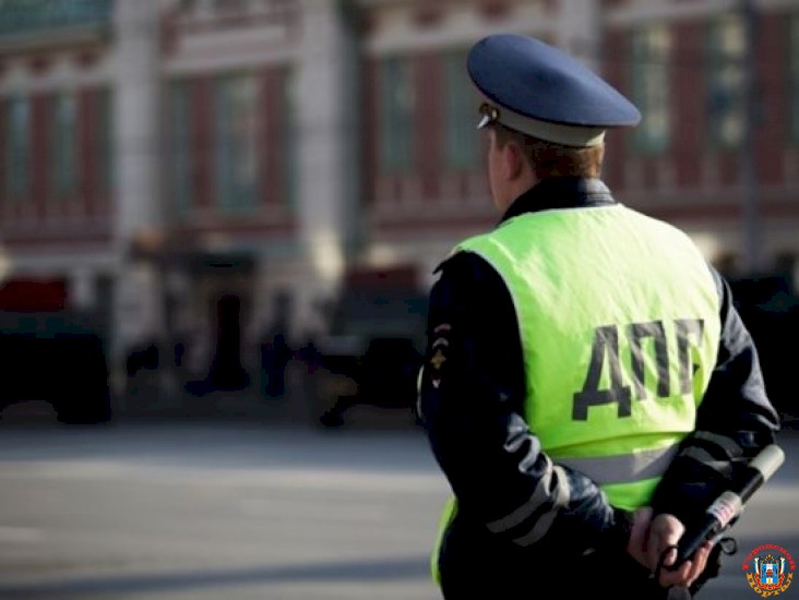 В Ростове инспектор ДПС отпустил пьяного водителя за взятку