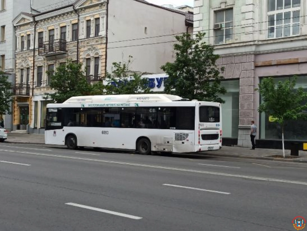 В Ростове пенсионерка получила травмы, упав в автобусе № 77