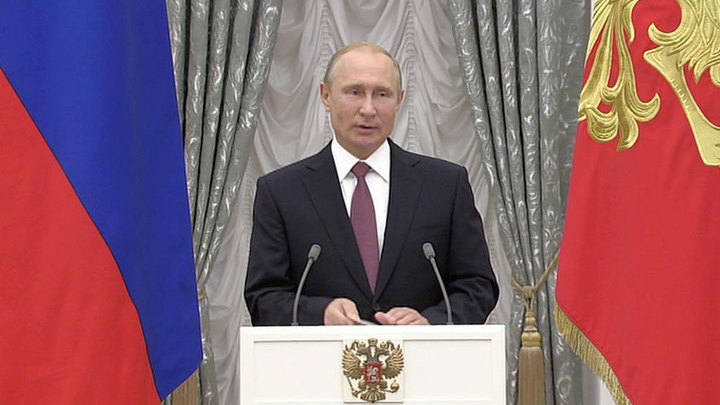 Владимир Путин вручит олимпийцам государственные награды Владимир Путин вручит олимпийцам государственные награды