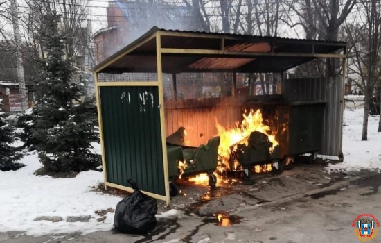 В Ростове неизвестный за неделю сжег десять мусорных баков