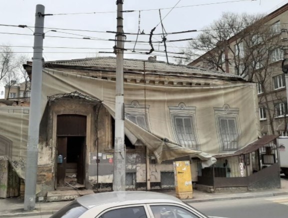 В Ростове инвестор готов выкупить старинный особняк и спасти его от сноса