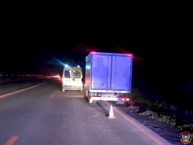 Под Ростовом водитель грузовика сбил 46-летнего мужчину