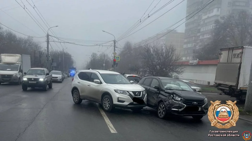 14-летний пассажир пострадал в Ростове при столкновении двух авто