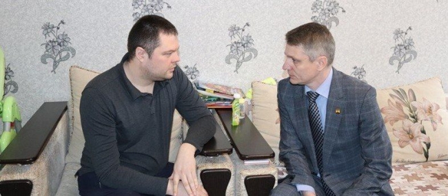 «Уже хочется выйти на работу»: пострадавший от взрыва шахтинец и его дочь выписаны из больниц