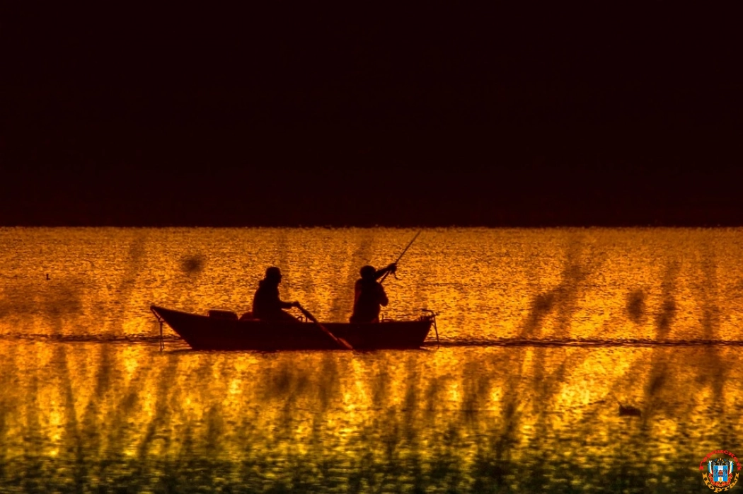 В Таганрогском заливе во время ночной рыбалки спасли ростовчанина на резиновой лодке