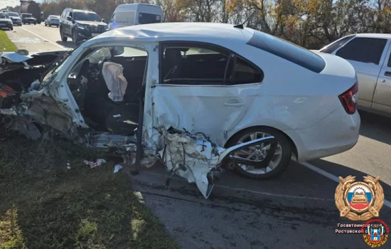 В жестком ДТП в Ростовской области пострадали 3 человека