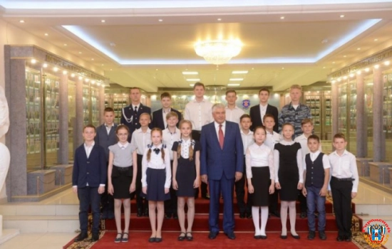 Владимир Колокольцев наградил детей и подростков за мужество и героизм
