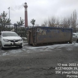 Ростовчане чаще всего оставляют машины у мусорных контейнеров в Суворовском и на Левенцовке