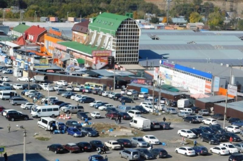 В Ростове полиция разогнала незаконных парковщиков на Темернике