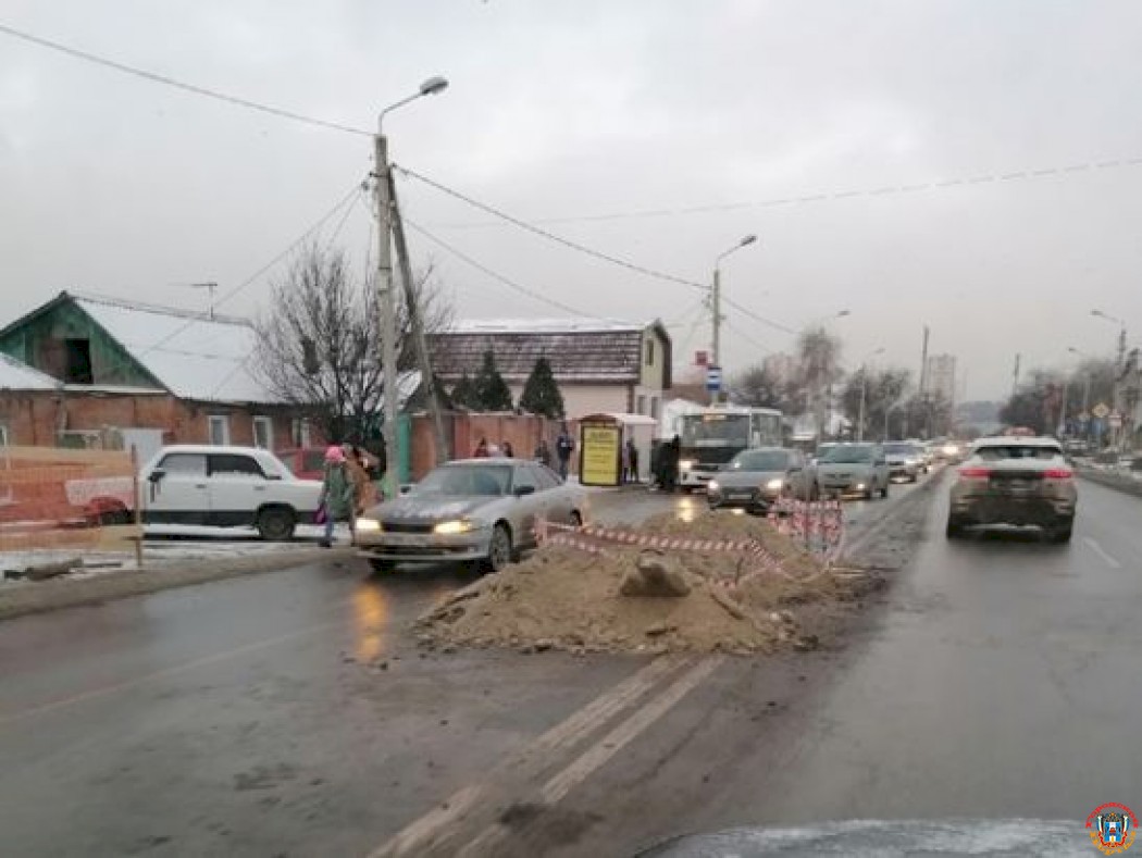 Дорожные работы стали причиной огромной пробки на Текучева в Ростове