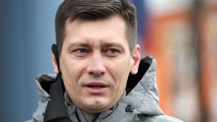 После обысков полиция задержала Дмитрия Гудкова