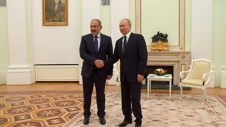 Путин и Пашинян обсудили ситуацию в Нагорном Карабахе Путин и Пашинян обсудили ситуацию в Нагорном Карабахе