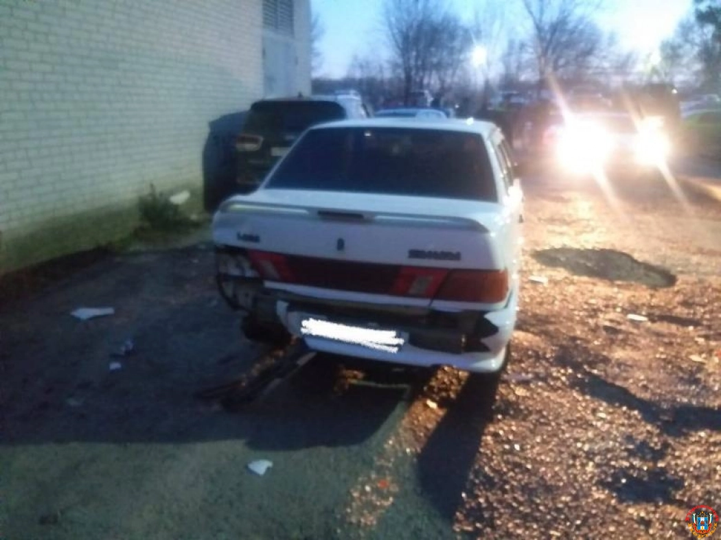 В Ростове водитель Kia Sorento повредил 14 машин на Таганрогской