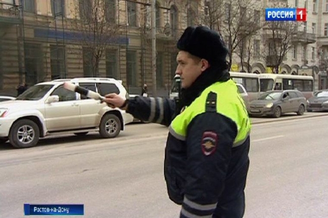 За несколько часов работы в центре Ростова сотрудники ГИБДД выявили около 20 нарушений