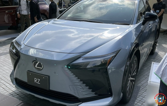 В России начали продавать новейший полноприводный кроссовер Lexus RZ мощностью 313 л.с.