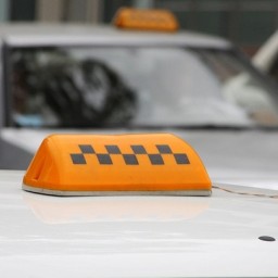 Приставили нож к горлу. В Воронеже таксисты напали на липчанина