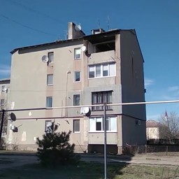 В Крыму полицейский спас из горящего дома пенсионерку с ребенком