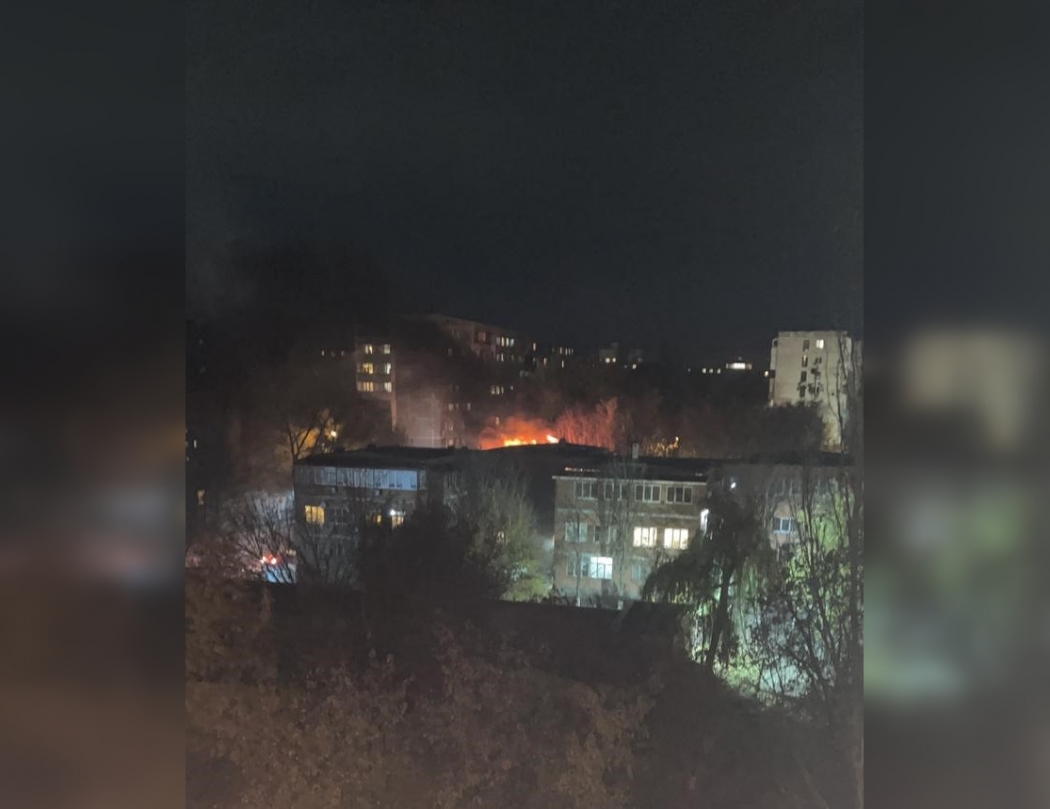 В Ростове эвакуировали 25 человек из горящего дома