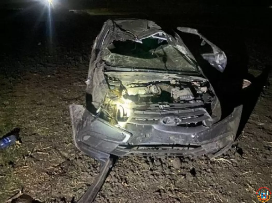 В Ростовской области 55-летний водитель легковушки пострадал в ДТП с «перевертышем»
