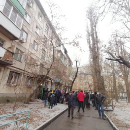 Жители аварийного дома на Кривошлыковском в Ростове получили первые выплаты за квартиры