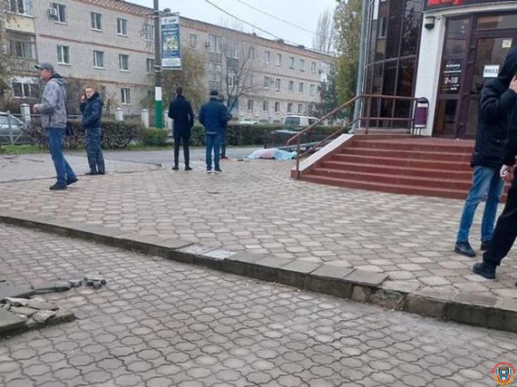 В Белой Калитве предприниматель погиб, упав с крыши магазина