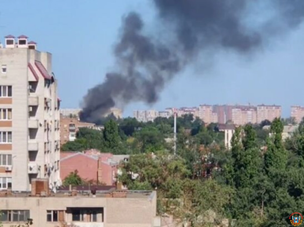В Нахичевани в Ростове горит многоквартирный дом
