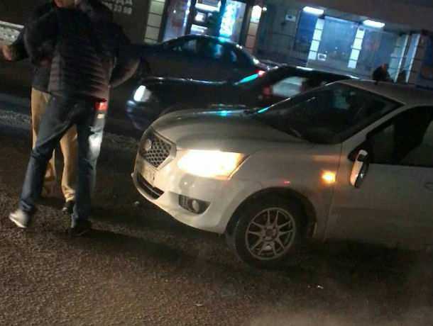 «Человек из стали» разбил телом стекло автомобиля и сбежал с места ДТП в Ростове