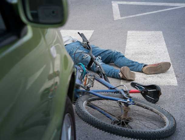 Малыша с велосипедом сбил на пешеходном переходе водитель джипа под Ростовом