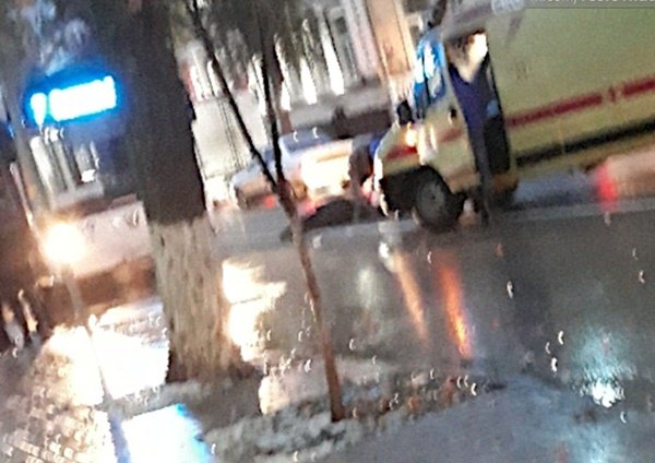 Автобус сбил женщину в центре Ростова