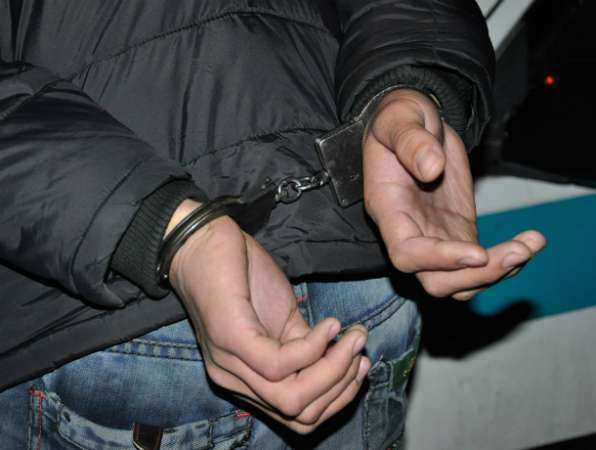 Подозреваемых в серии грабежей задержали по горячим следам в Ростове