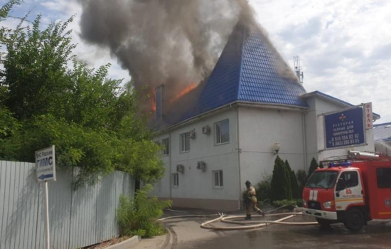 В Ростове загорелся ресторан «У Бориса» на Левобережной