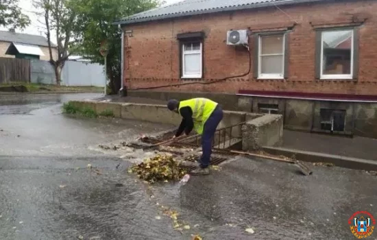 Коммунальные службы провели расчистку ливневых канализаций в Ростове