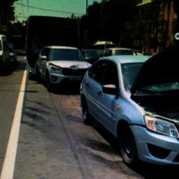 В Ростове автобус № 78 собрал «паровозик» из трех авто: есть пострадавший