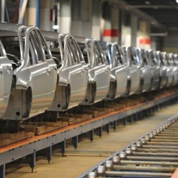 Калининградский "Автотор" увеличит инвестиции и сборку иномарок