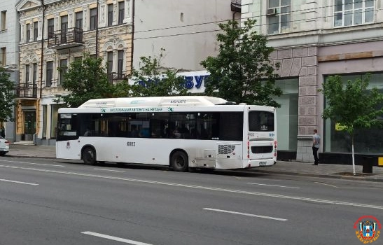 В Ростове пенсионерка получила травмы, упав в автобусе № 77