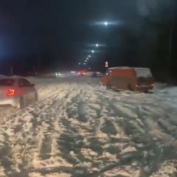 В Ростовской области полицейские помогли 40 водителям выбраться из снежного тупика