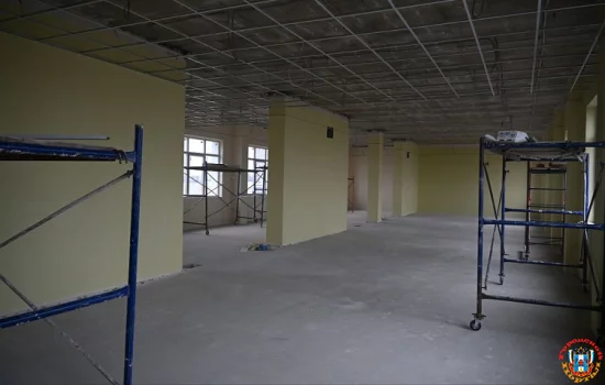 Скоростью строительства школы в Аксае, снова остались недовольны власти