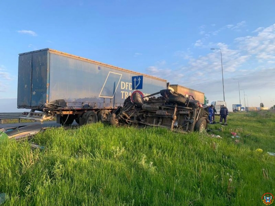 В Ростовской области два человека погибли в аварии на трассе М-4