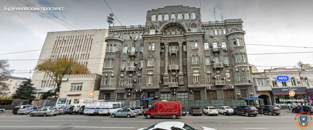 ﻿На Буденновском № 46 обрушилась часть фасада здания отдела полиции № 4