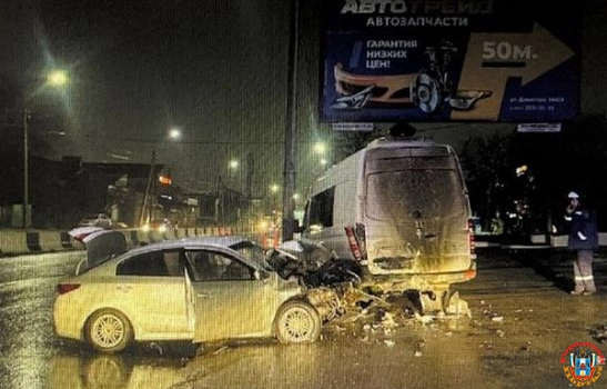 Один человек погиб, один пострадал в массовом ДТП в Ростове