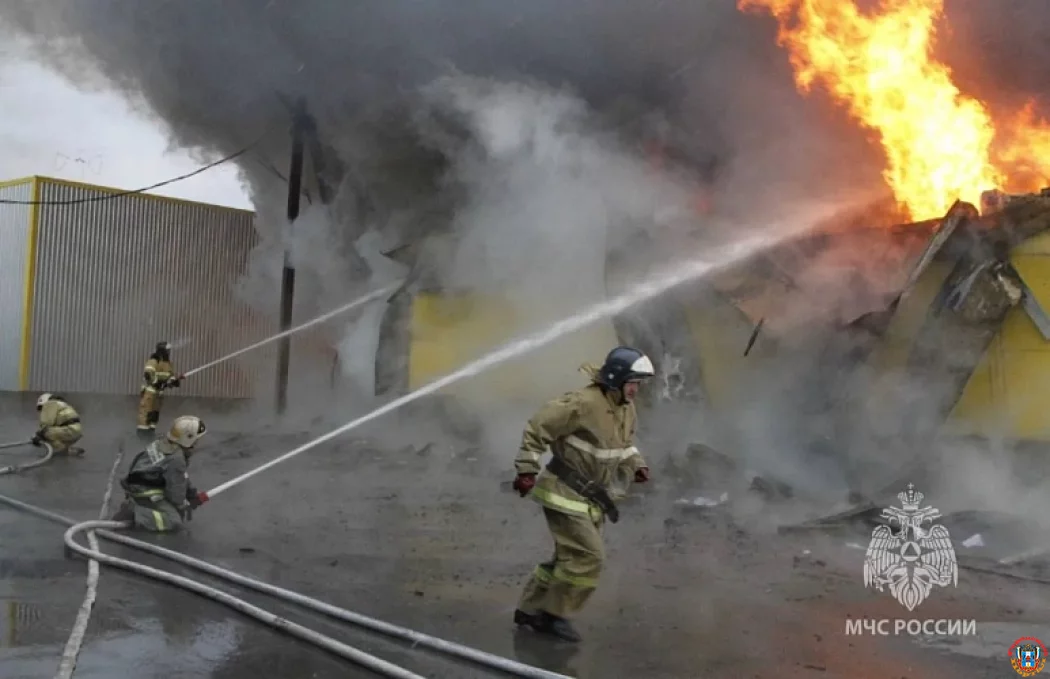 Смертоносное пламя и дорожные инциденты: итоги тревожных суток в Ростовской области