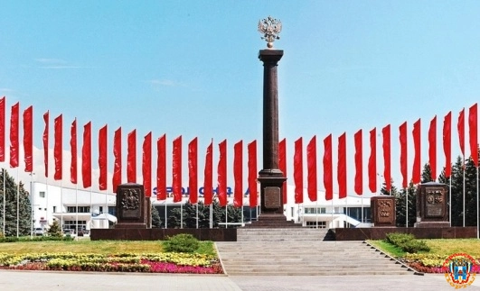 Тогда и сейчас: стела «Город воинской славы» не переехала вместе с аэропортом