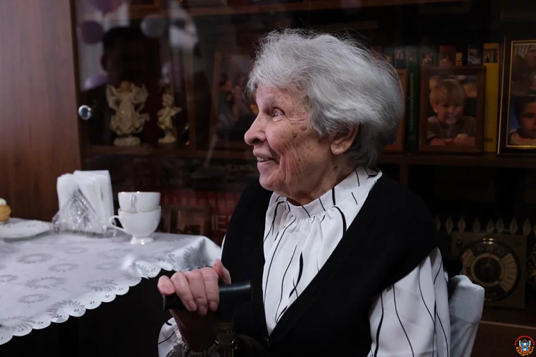 100 лет на страже Родины и знаний: в Новочеркасске поздравили ветерана ВОВ Галину Рогову с юбилеем